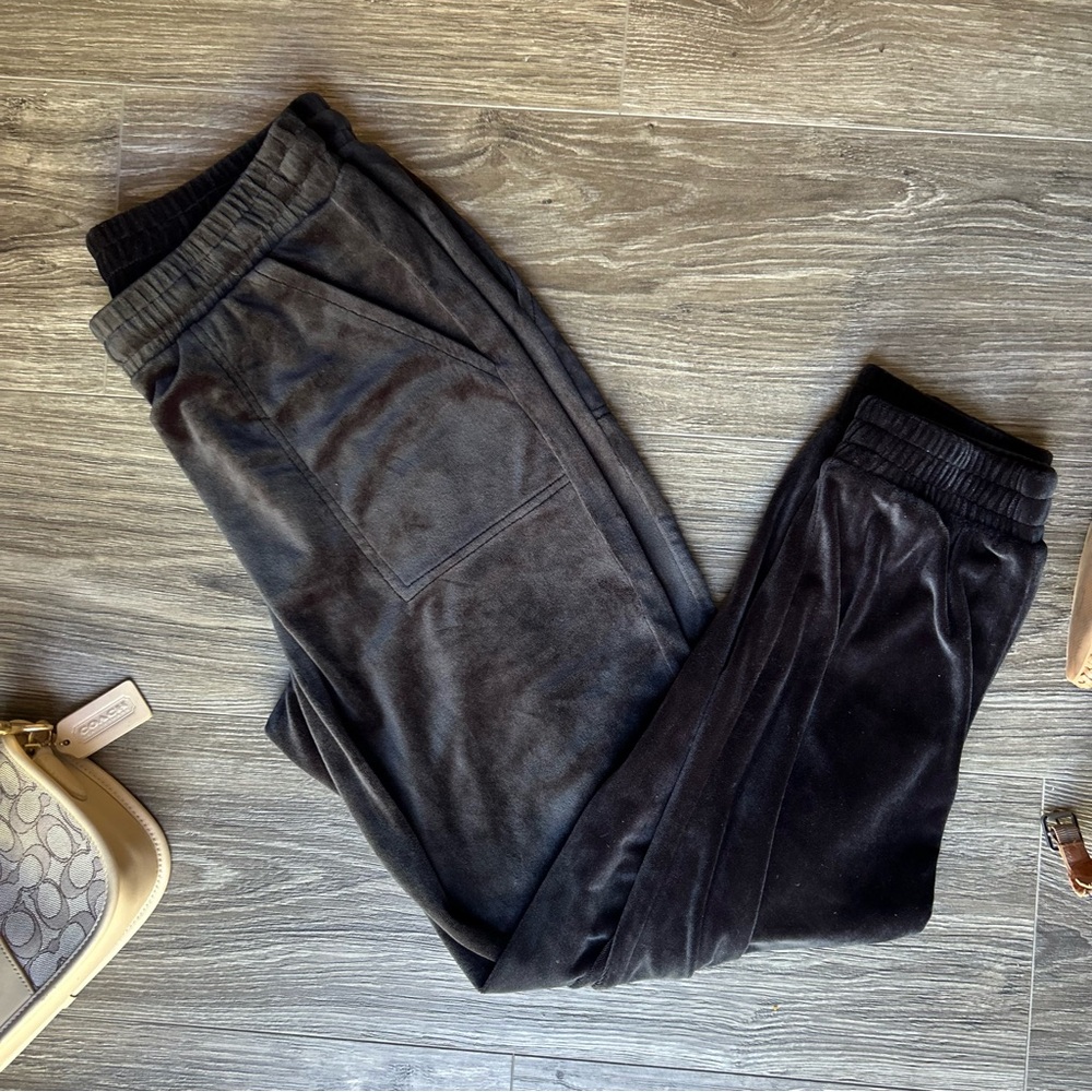 Stylish Black Women's Jogger Pants - Picture 3 of 7